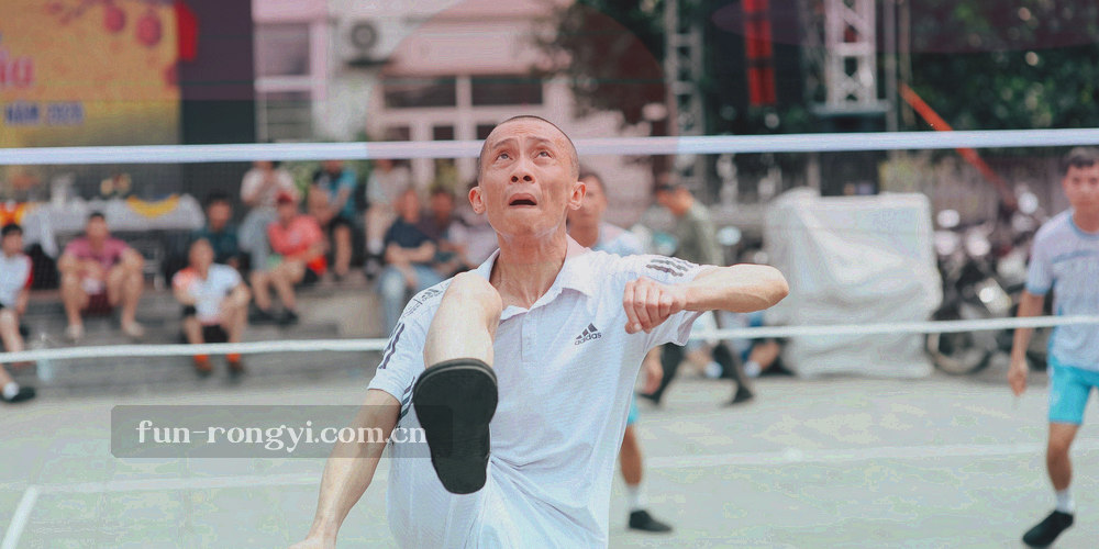 三段式横向流程图，圆角节点由细线相连，颜色由青色逐段加深